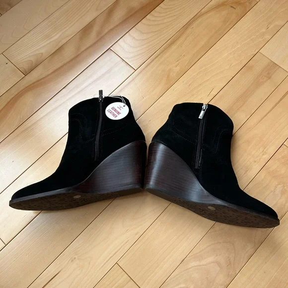 NWT Lucky Brand Wadier Black Suede Wedge Ankle Boots Sizes: 7.5 - Picture 7 of 12